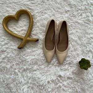 Naturalizer Cream Pointed Toe Leather Heels